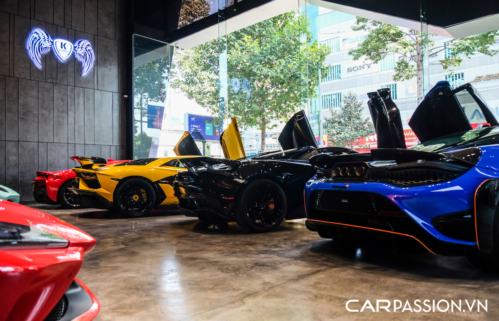 CP-Showroom siêu xe sắp khai trương (11).jpg