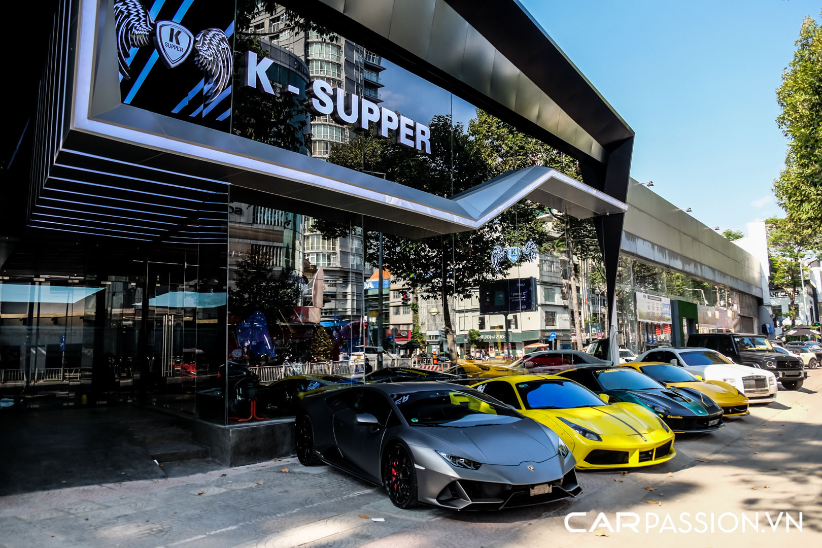 CP-Showroom siêu xe sắp khai trương (21).jpg