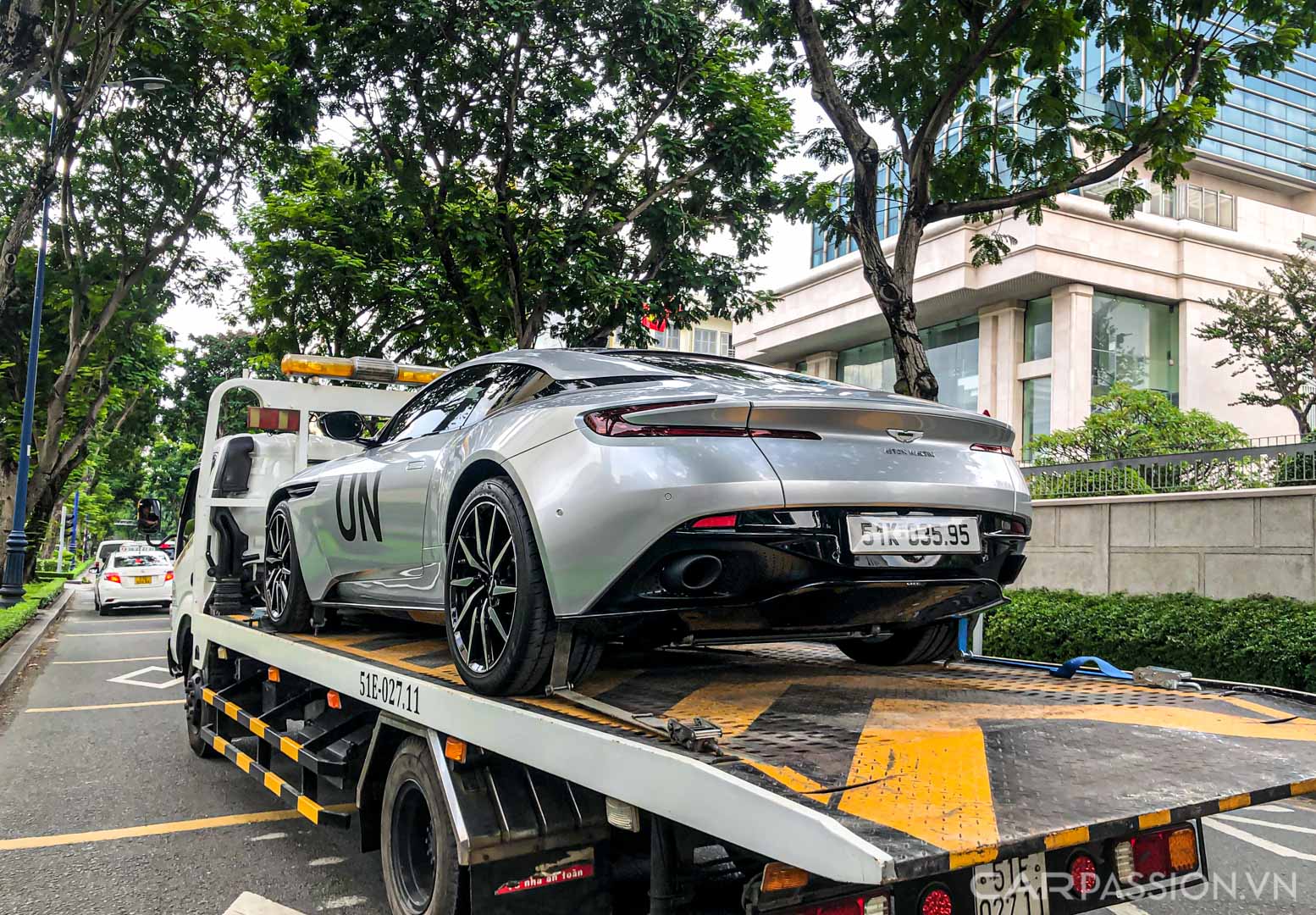 CP-Tập đoàn Trung Nguyên tậu Aston Martin DB1110.jpg