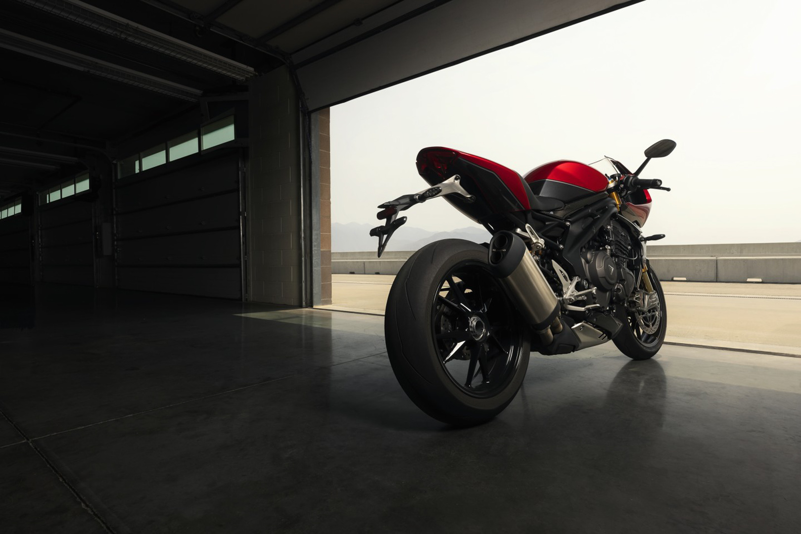 CP-Triumph Speed Triple 1200 RR (16).jpg