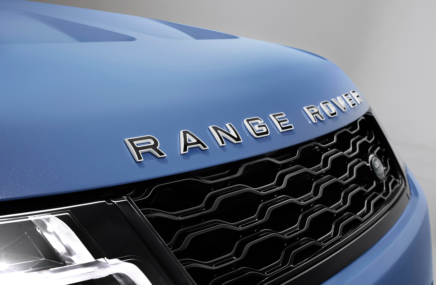 dac-biet-Range-Rover-Sport-SVR-Ultimate-anh-_2.JPG