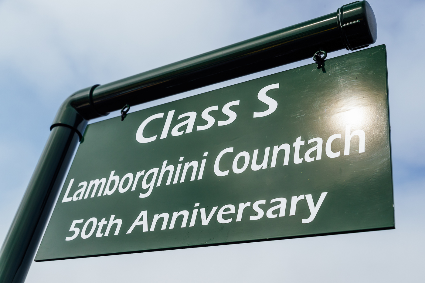 Dan-lamborghini-countach-co-dat-gia-tu-hop-chao-don-hau-due-countach-lpi-800-4 (1).JPG