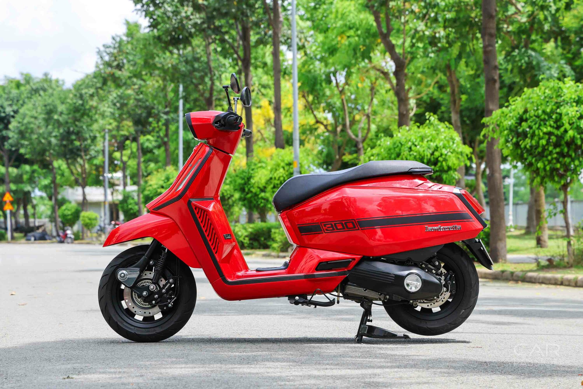 danh-gia-xe-lambretta-x300-anh--18.jpg