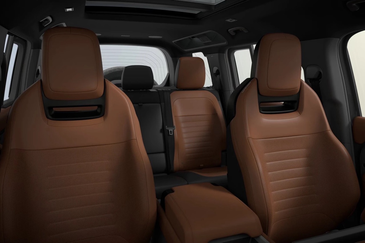 Defender OCTA Black anh -14.jpeg