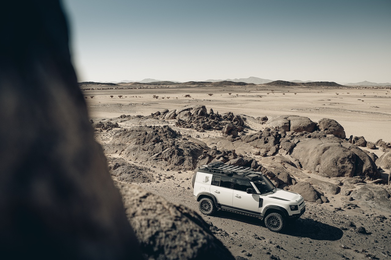 Defender_Dakar_Recce_06_181225 Large.jpeg