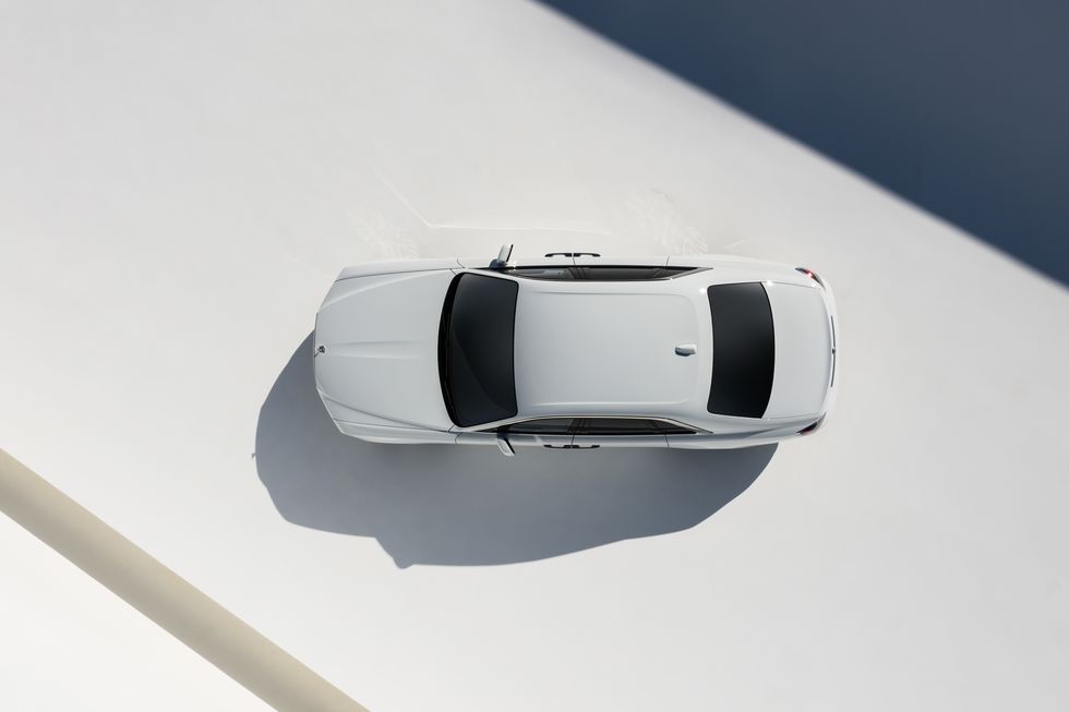 Điểm-qua-giá-bán-một-số-tùy-chọn-trên-Rolls-Royce-Ghost-thế-hệ-mới (4).jpg