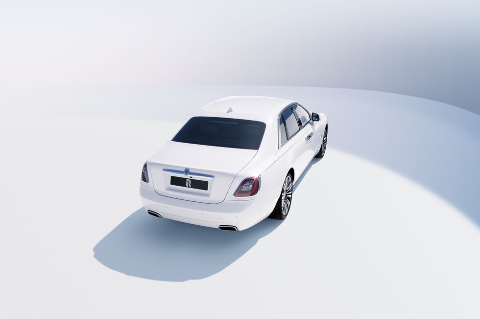Điểm-qua-giá-bán-một-số-tùy-chọn-trên-Rolls-Royce-Ghost-thế-hệ-mới (5).jpg