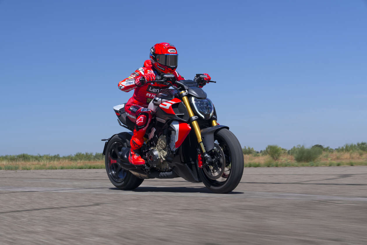 Ducati Diavel V4 RS 2026-anh-10.jpg