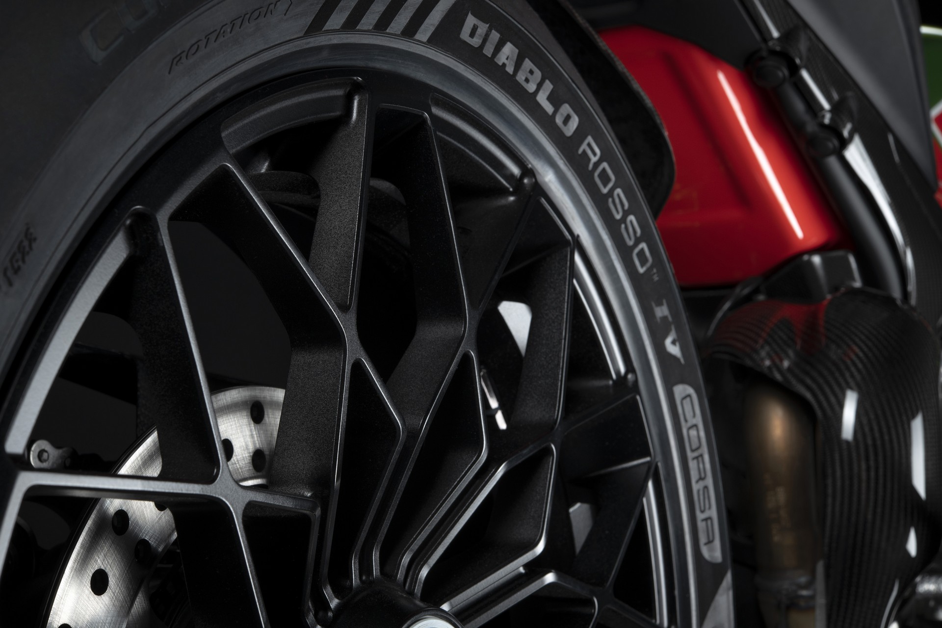 Ducati Streetfighter V4 Lamborghini (13).jpg