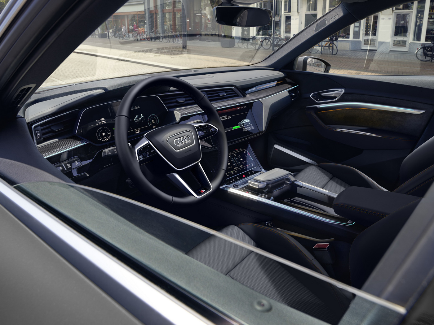 e-tron Black Edition (3).JPG