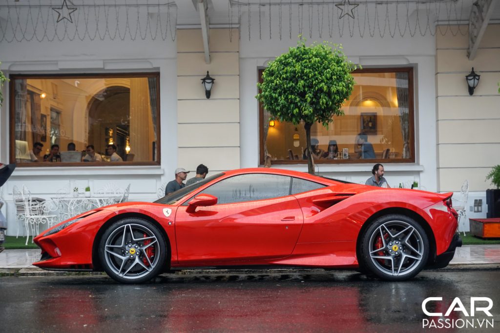 Ferrari (10).jpg