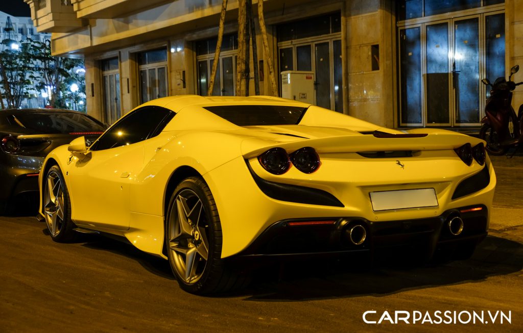 Ferrari (12).jpg