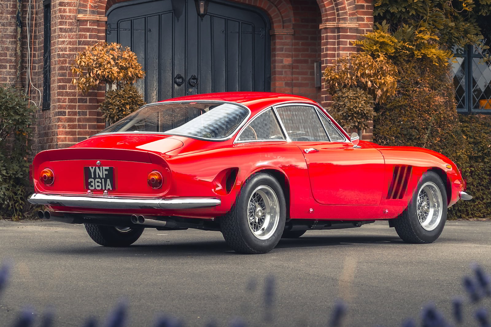Ferrari 250 GT Lusso (7).jpg