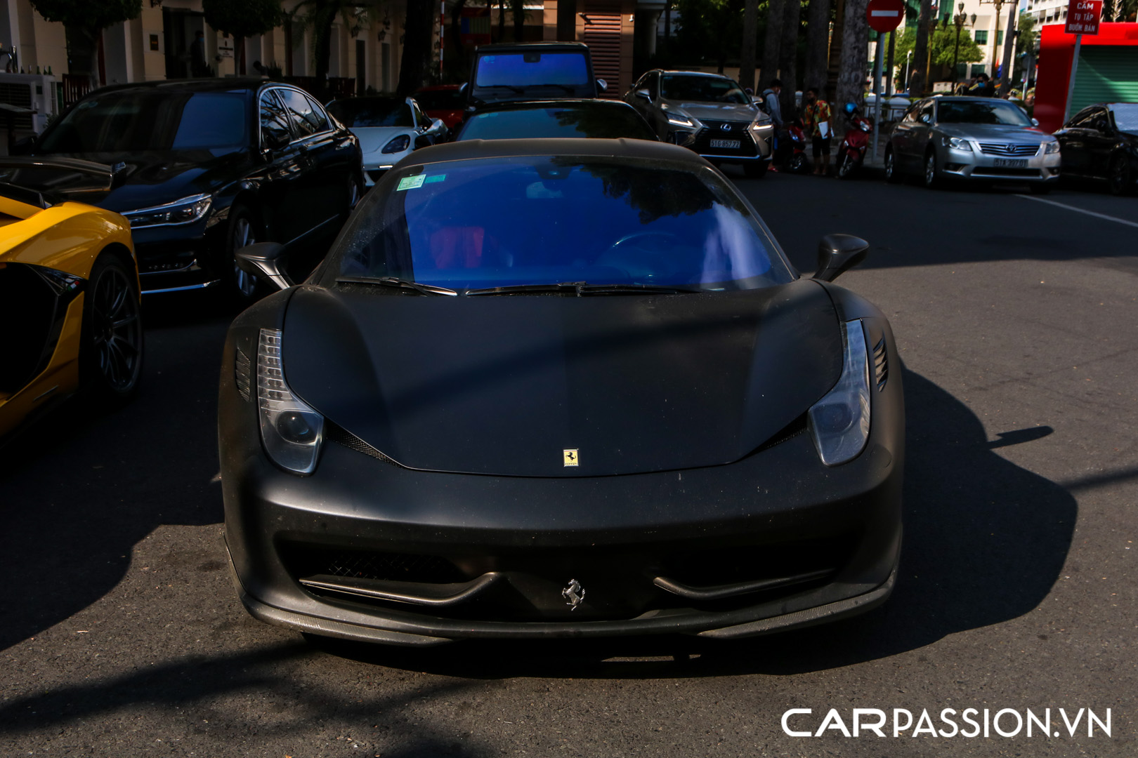 Ferrari 458 Italia đen mờ20.JPG