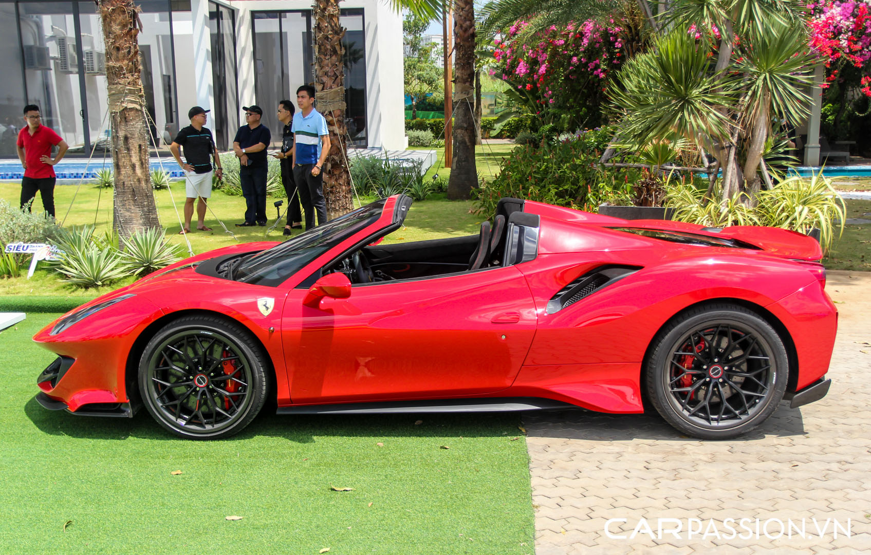 Ferrari 488 Pista Spider (8).JPG