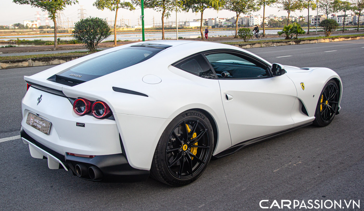 Ferrari 812 Superfast (18).JPG