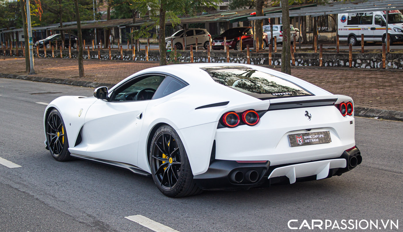 Ferrari 812 Superfast (28).JPG