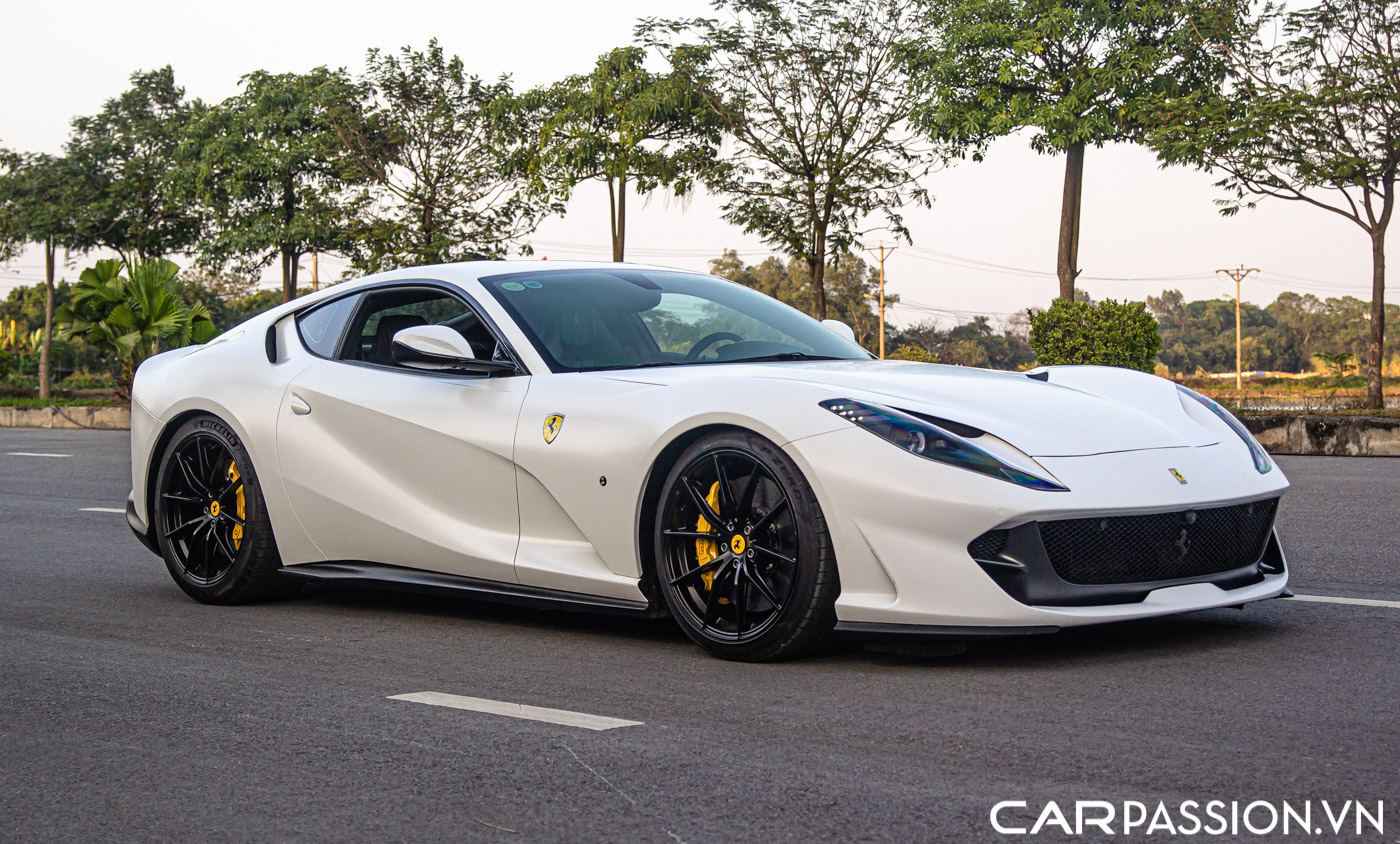 Ferrari 812 Superfast (66).JPG