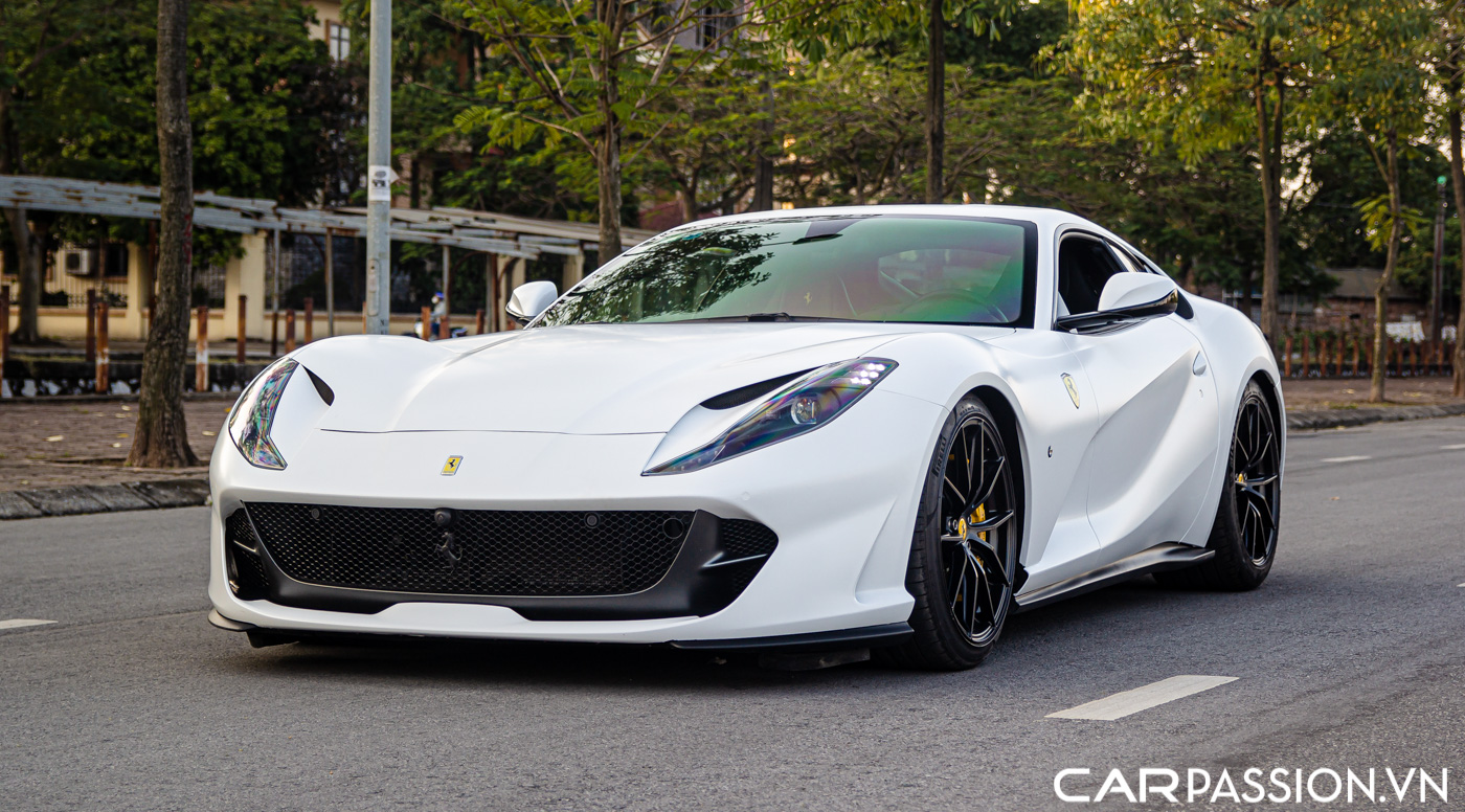 Ferrari 812 Superfast (9).JPG
