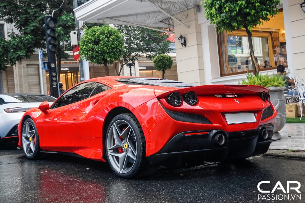 Ferrari (9).jpg