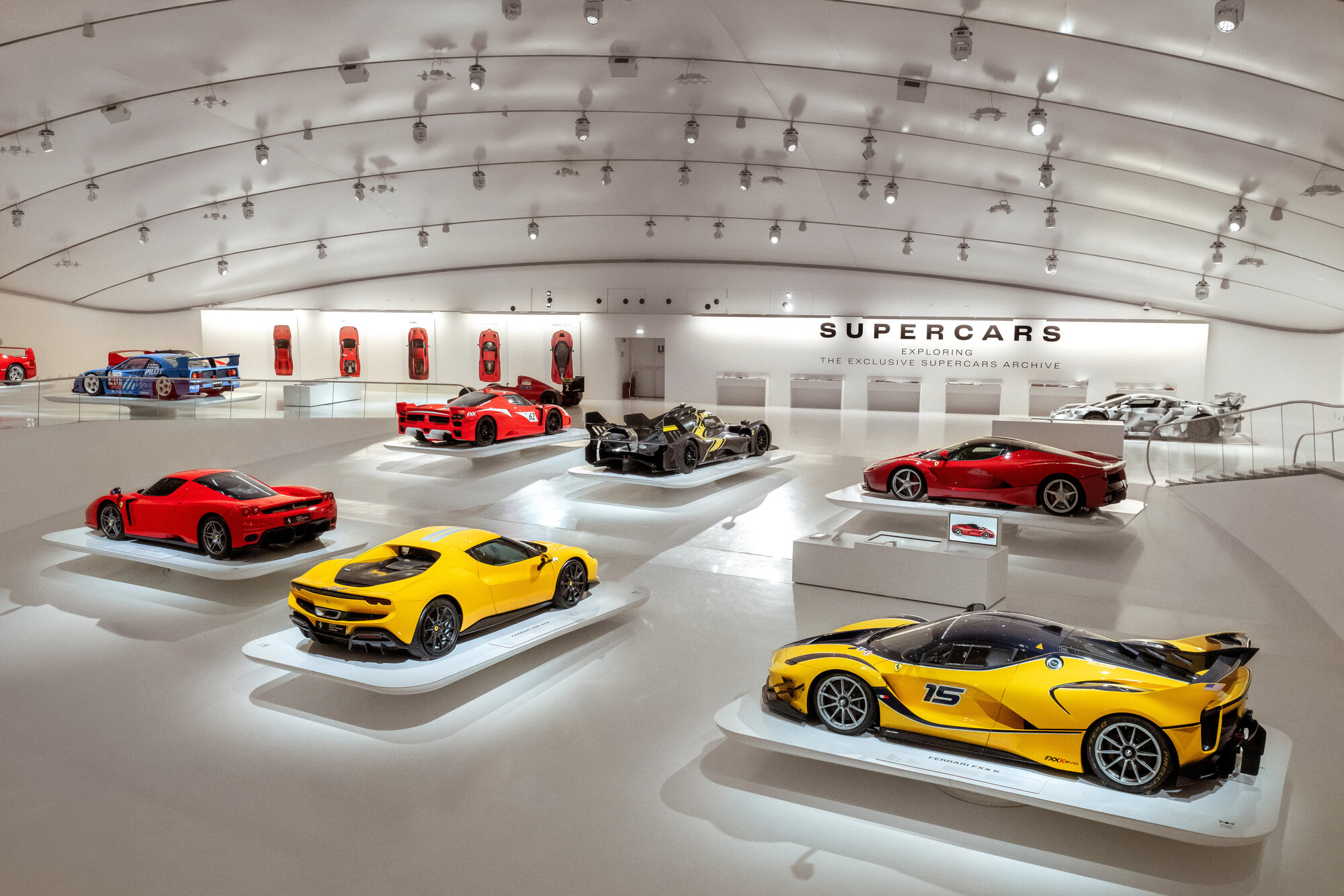 ferrari-anh-2.jpeg