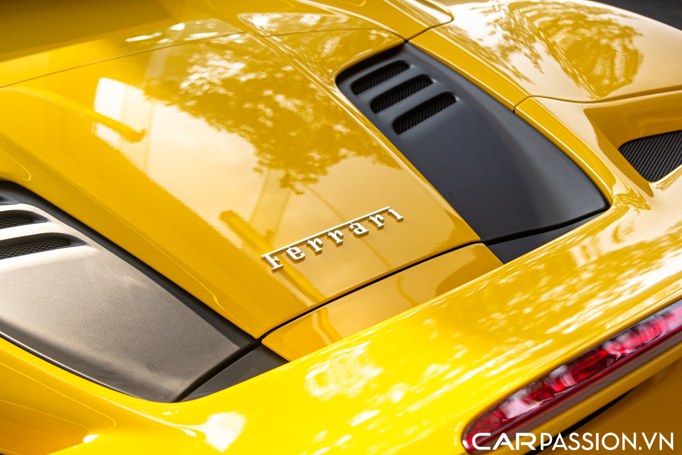 Ferrari F8 Spider (137).JPG
