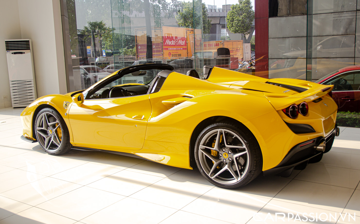 Ferrari F8 Spider (27).JPG