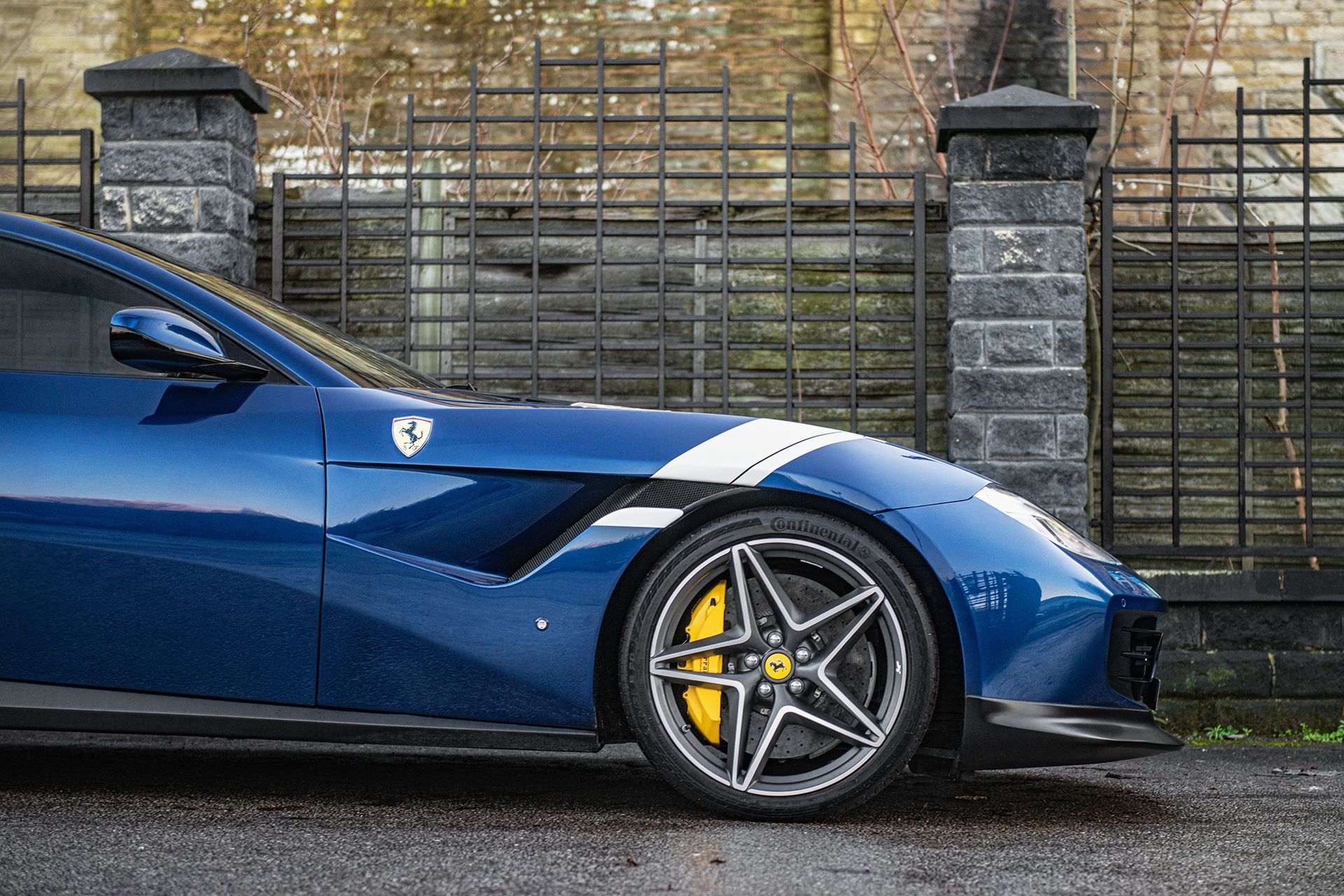 Ferrari GTC4 (10).jpg
