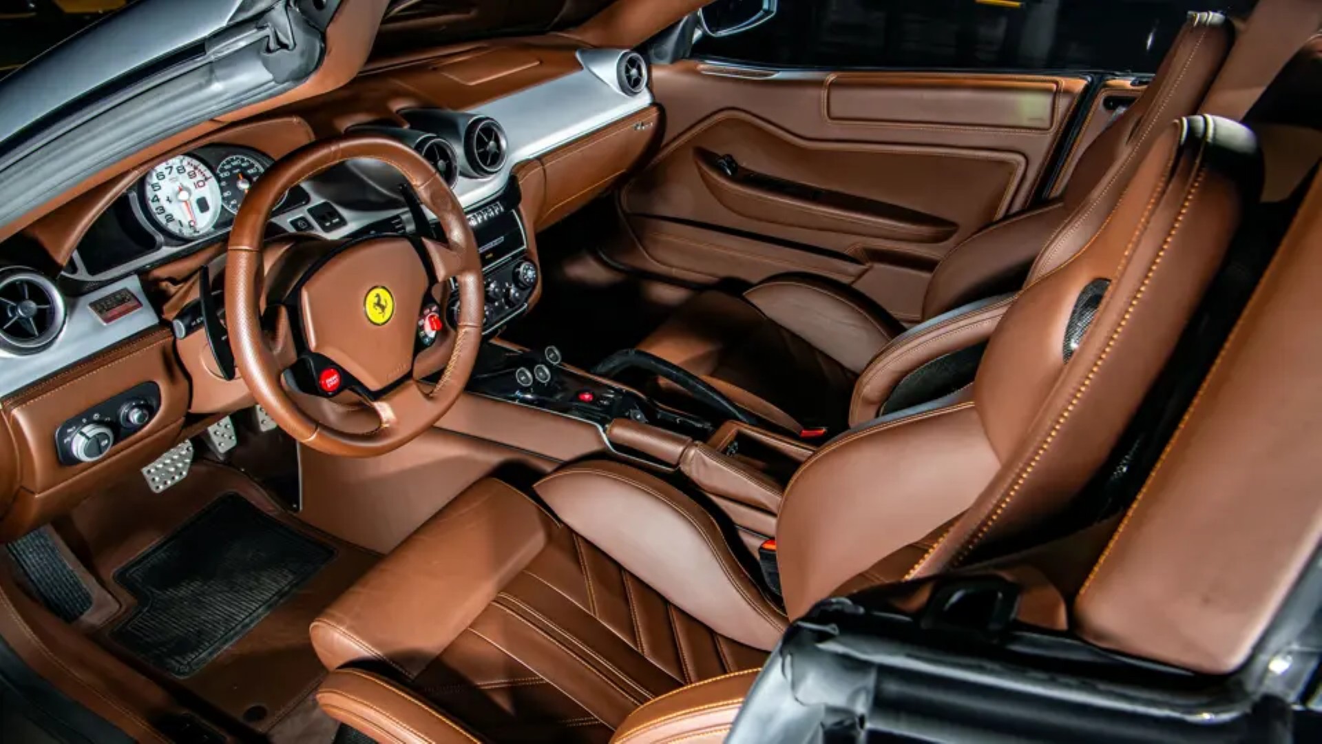 Ferrari SA Aperta-anh- (9).jpeg