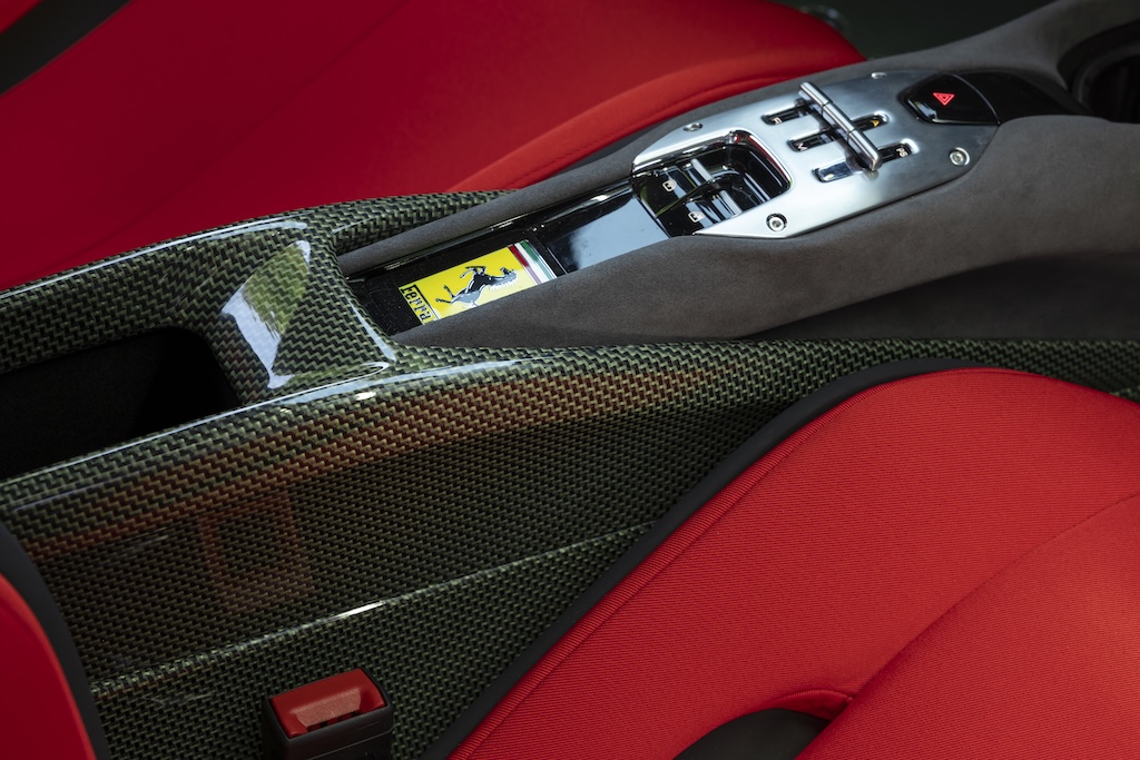 Ferrari-SC40-anh-11.jpg