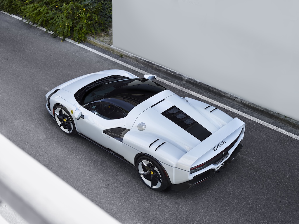 Ferrari-SC40-anh-12.jpg