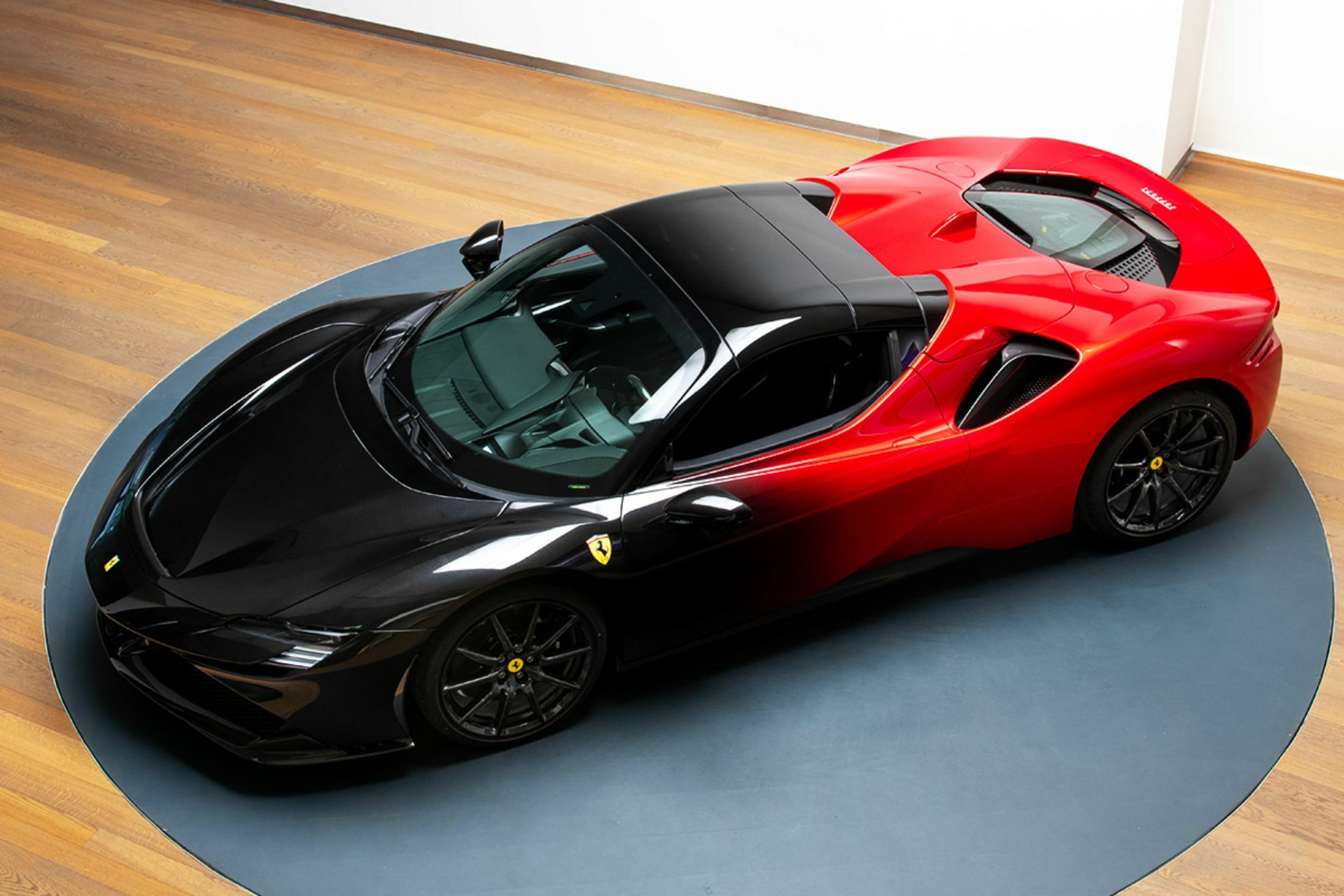 Ferrari-SF90-Spider-Nero-Daytona-and-Rosso-Magma-1.jpg