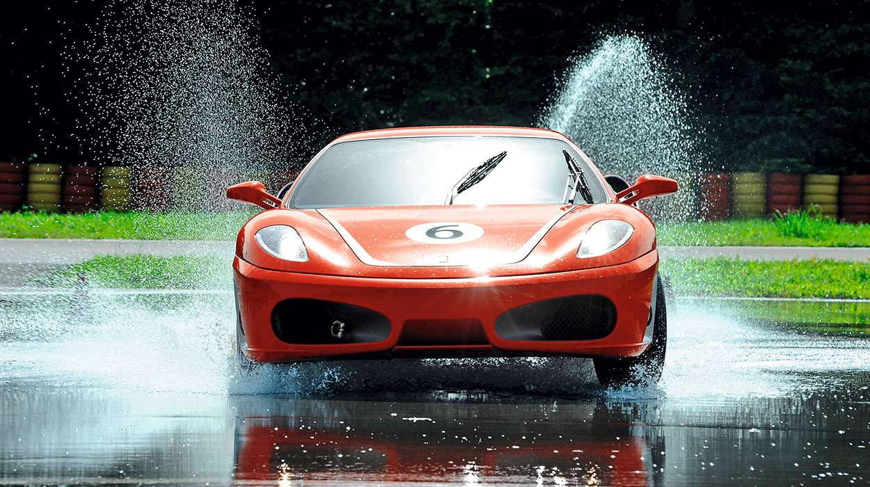 Ferrari SSC (1).jpg
