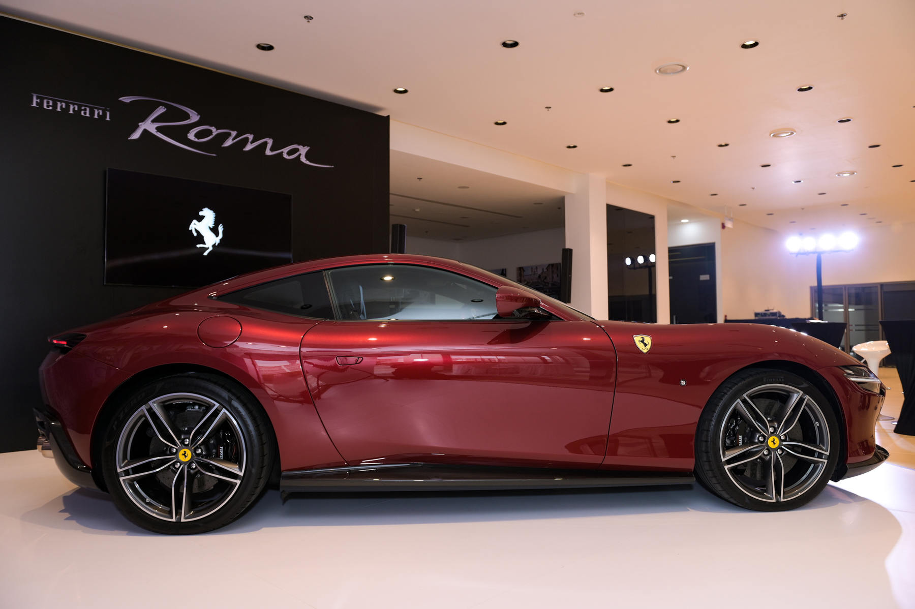 ferrari_roma_vn_01.jpg