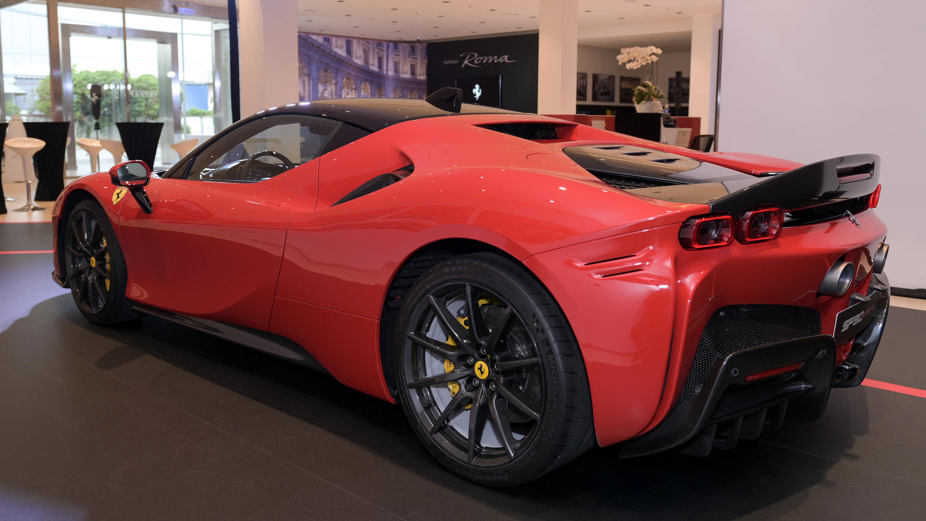 ferrari_sf90_vn_02.jpg