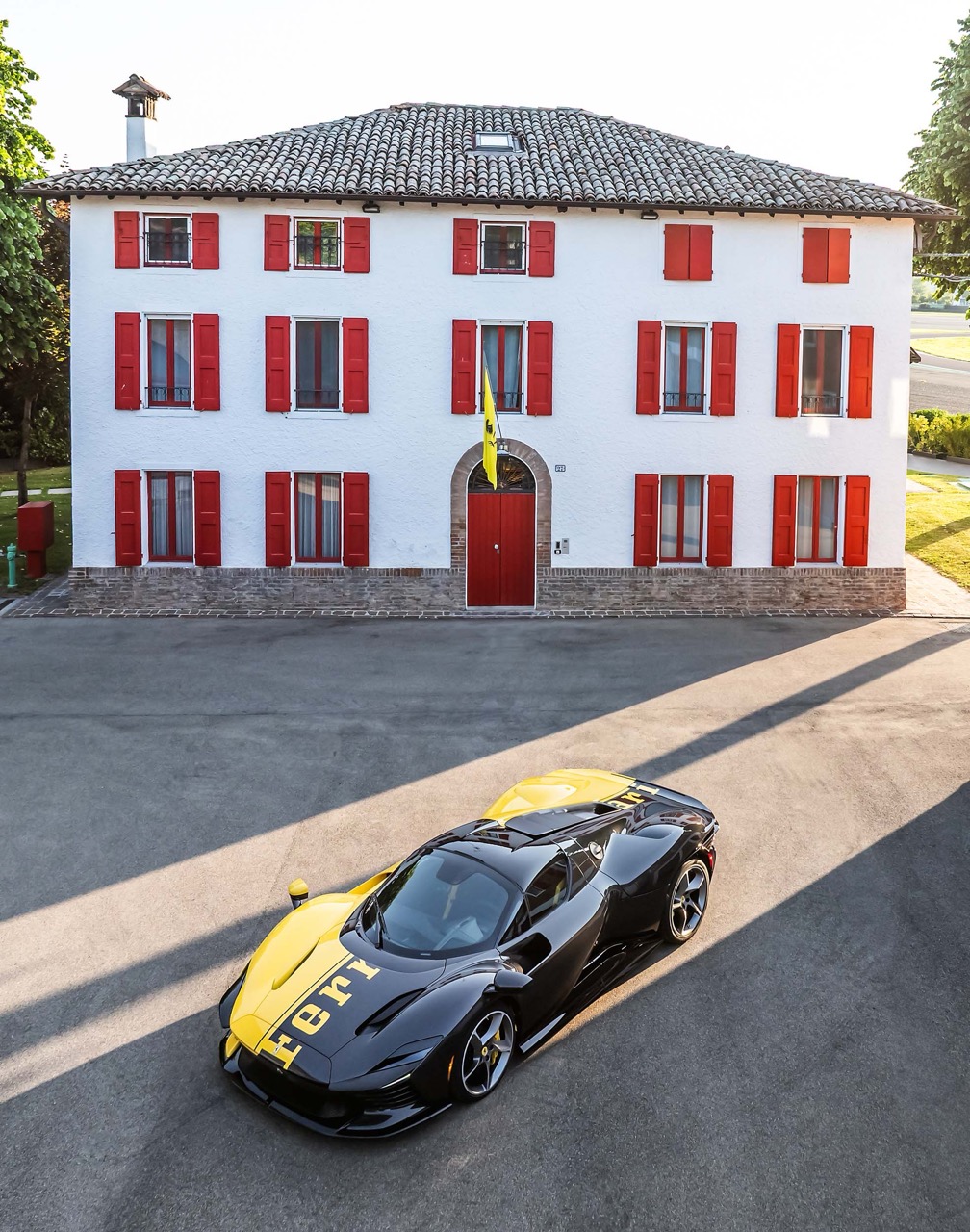 Ferrari_SP3_anh_12.jpeg