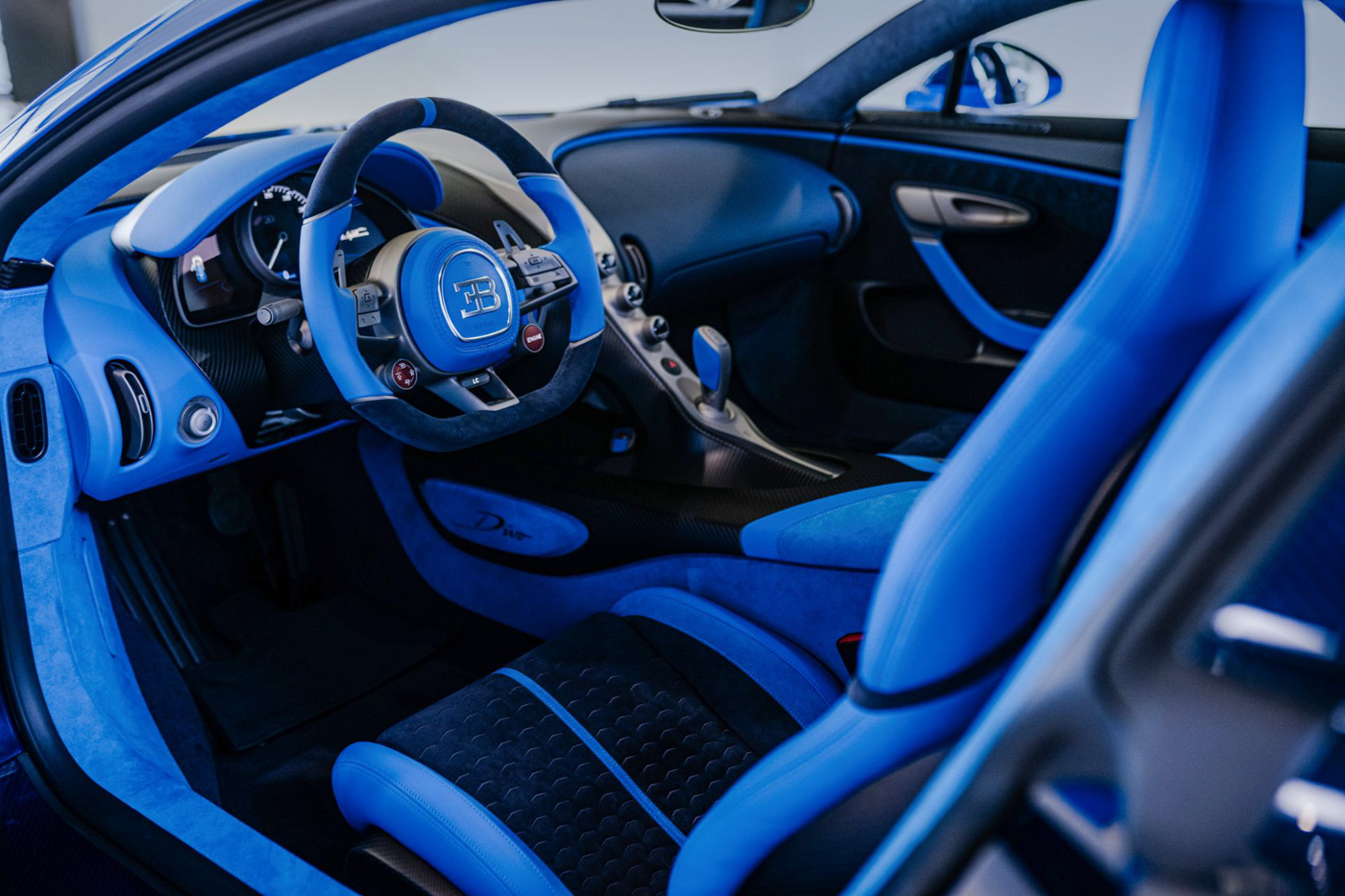 Final Bugatti Divo (7).JPG