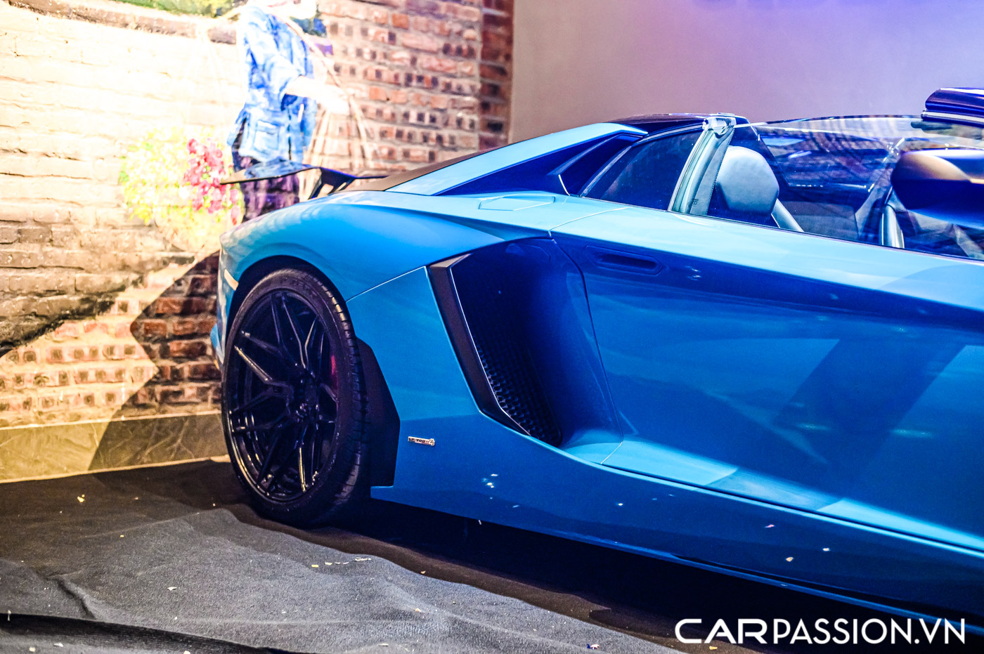 first Aventador Roadster in Vietnam (15).JPG