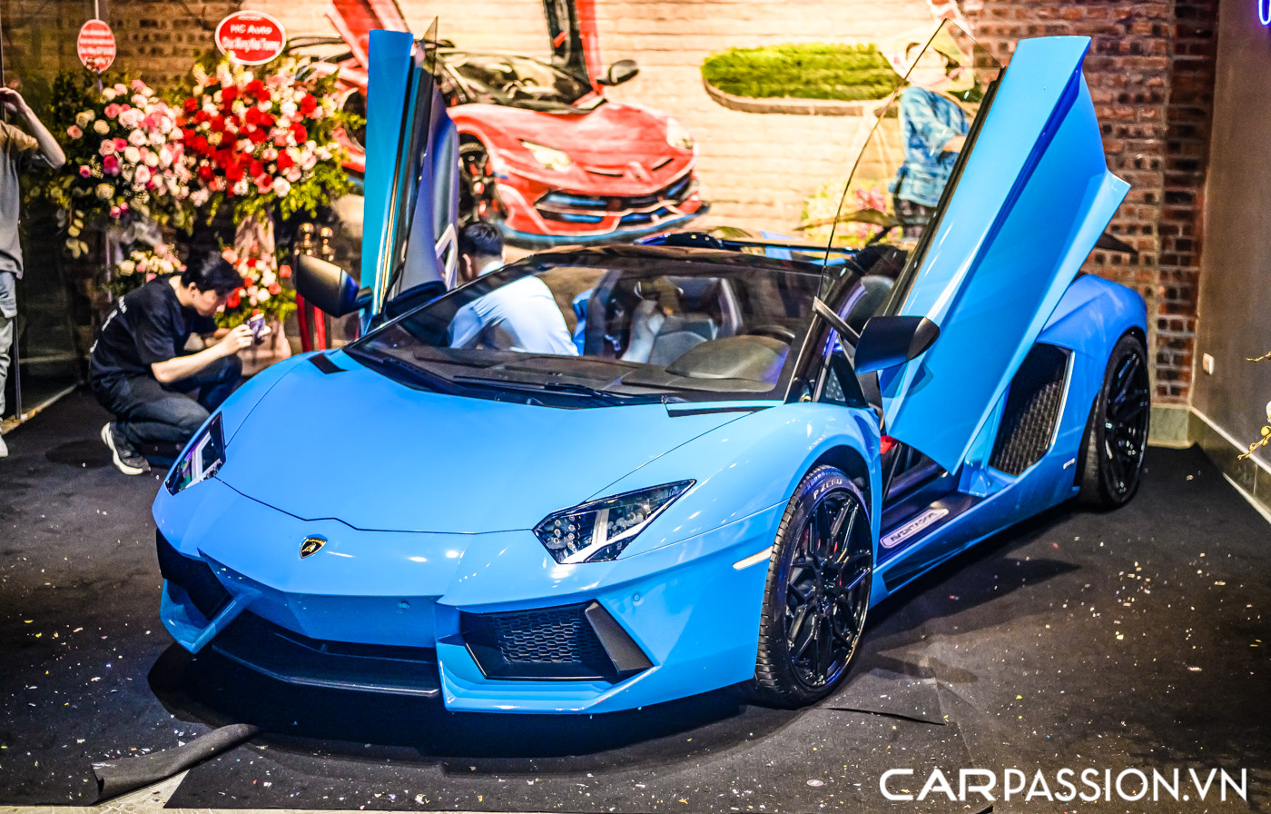 first Aventador Roadster in Vietnam (17).JPG