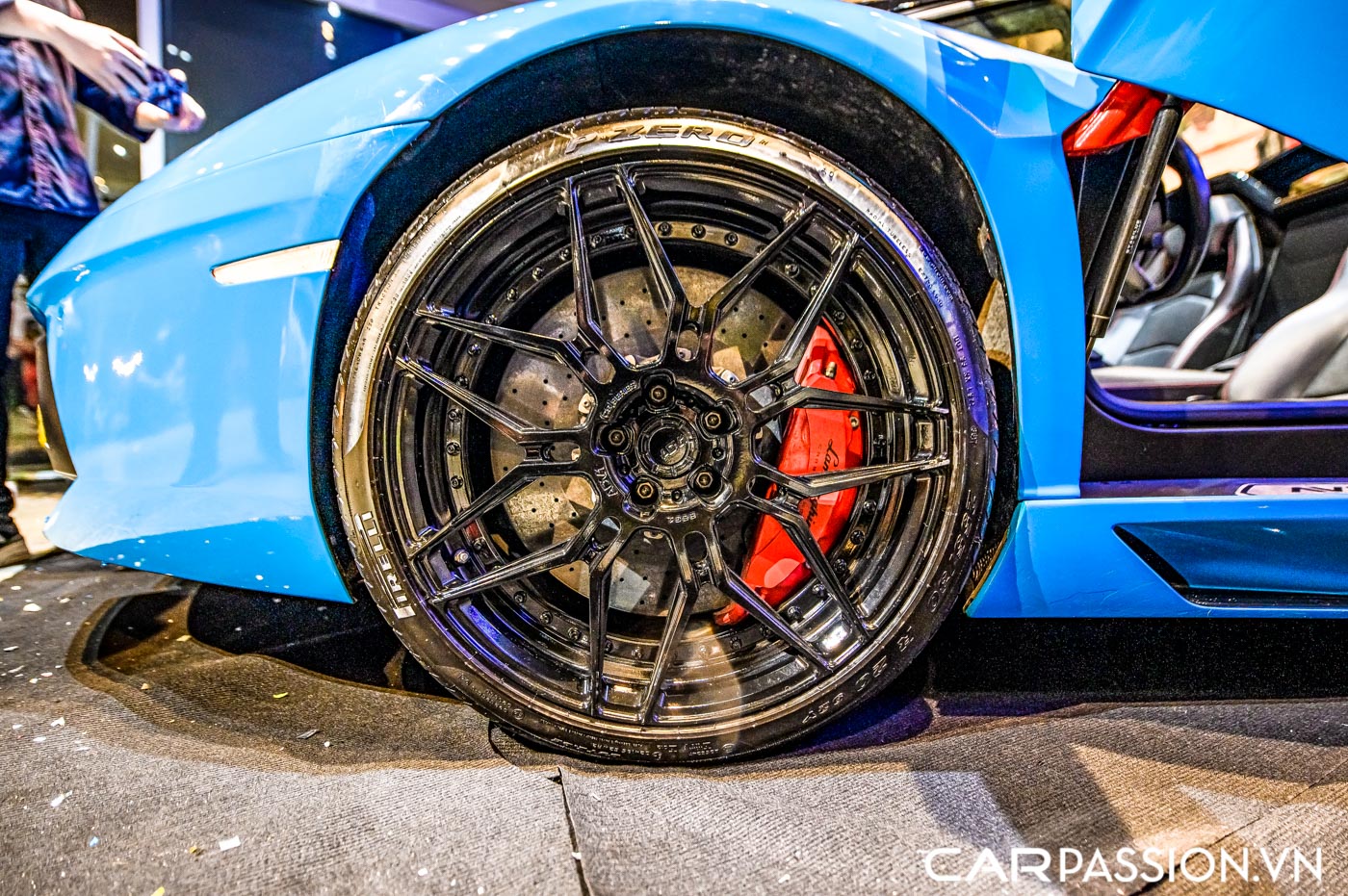 first Aventador Roadster in Vietnam (6).JPG