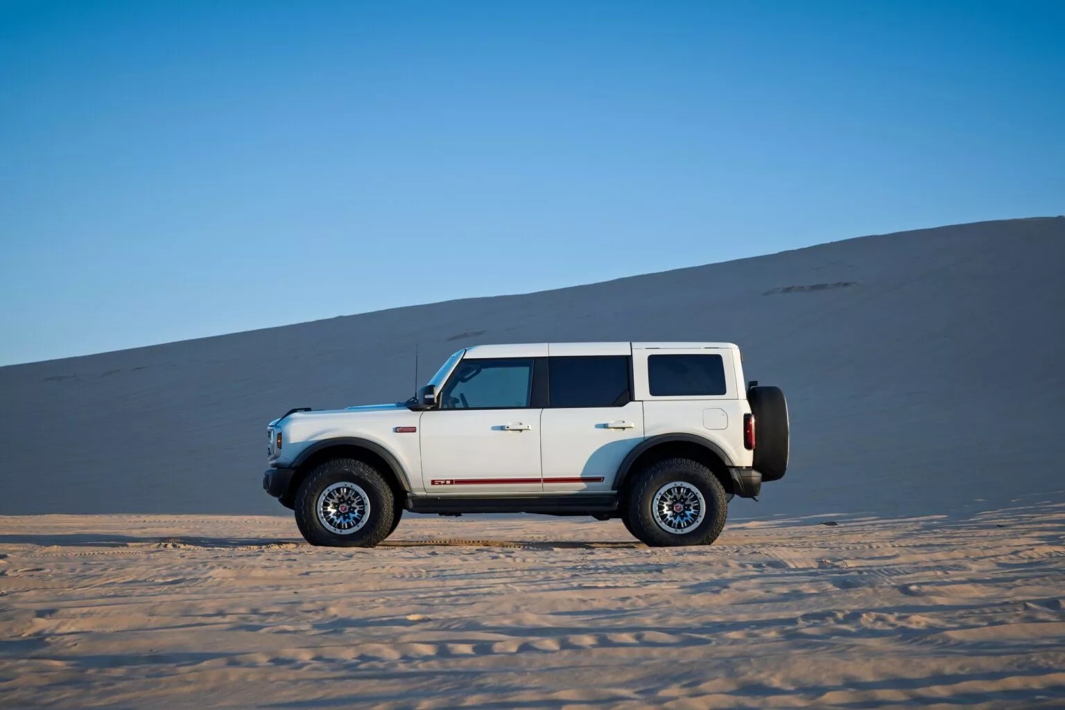 Ford-Bronco-60th-Anniversary-Package-5-1536x1025.jpeg