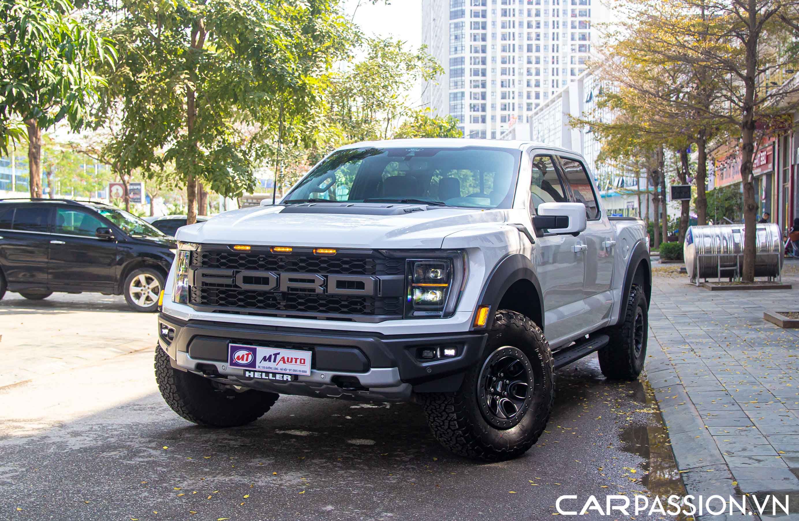 Ford F-150 Raptor (1).JPG