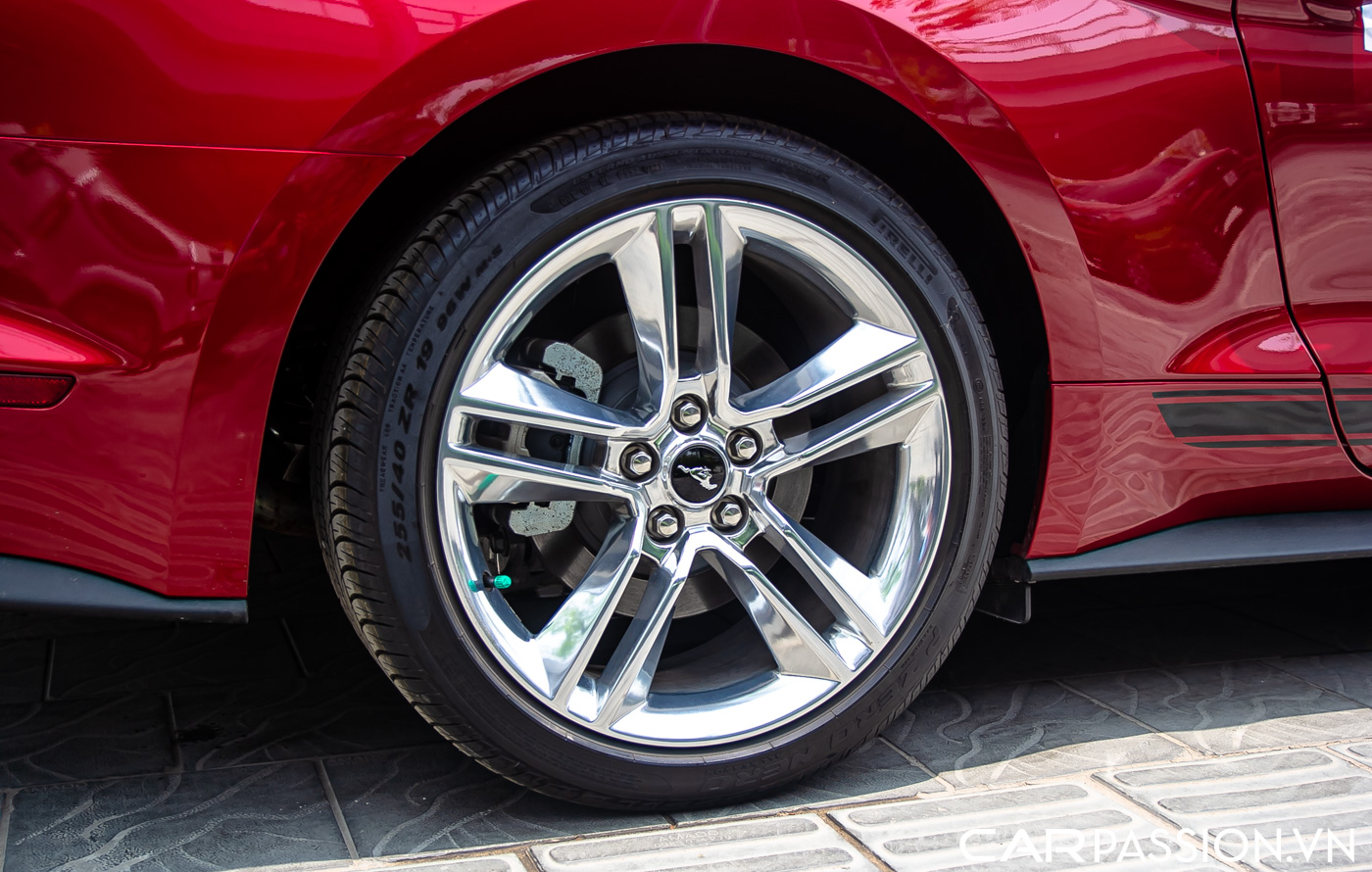 Ford Mustang (11).JPG