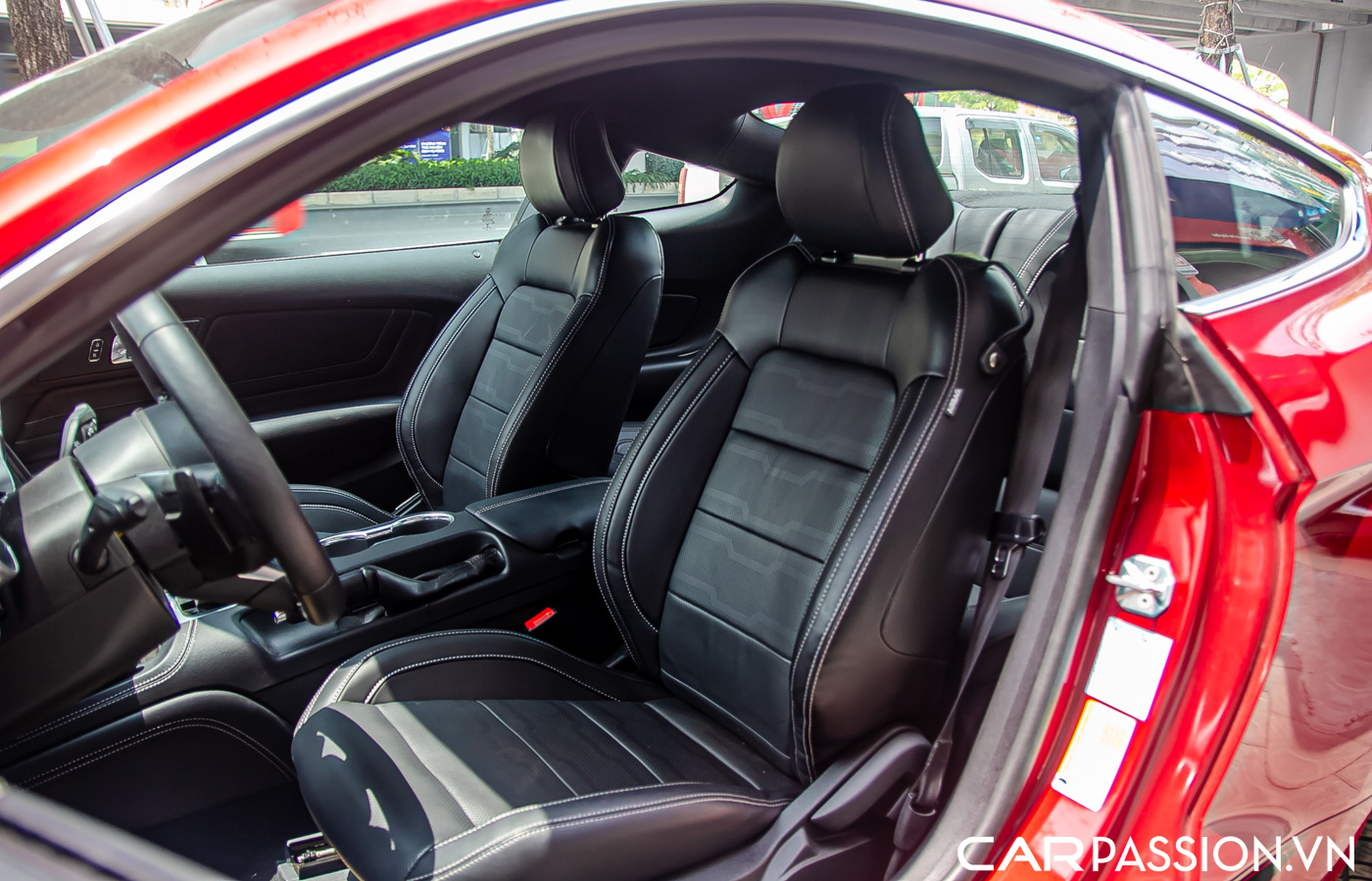 Ford Mustang (37).JPG