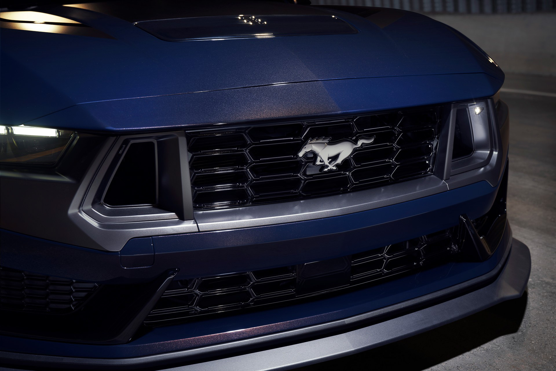 Ford Mustang Dark Horse (14).JPG