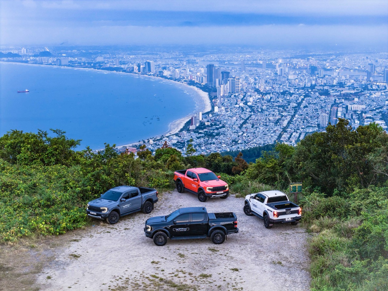 Ford Ranger Raptor (1) Large.jpeg