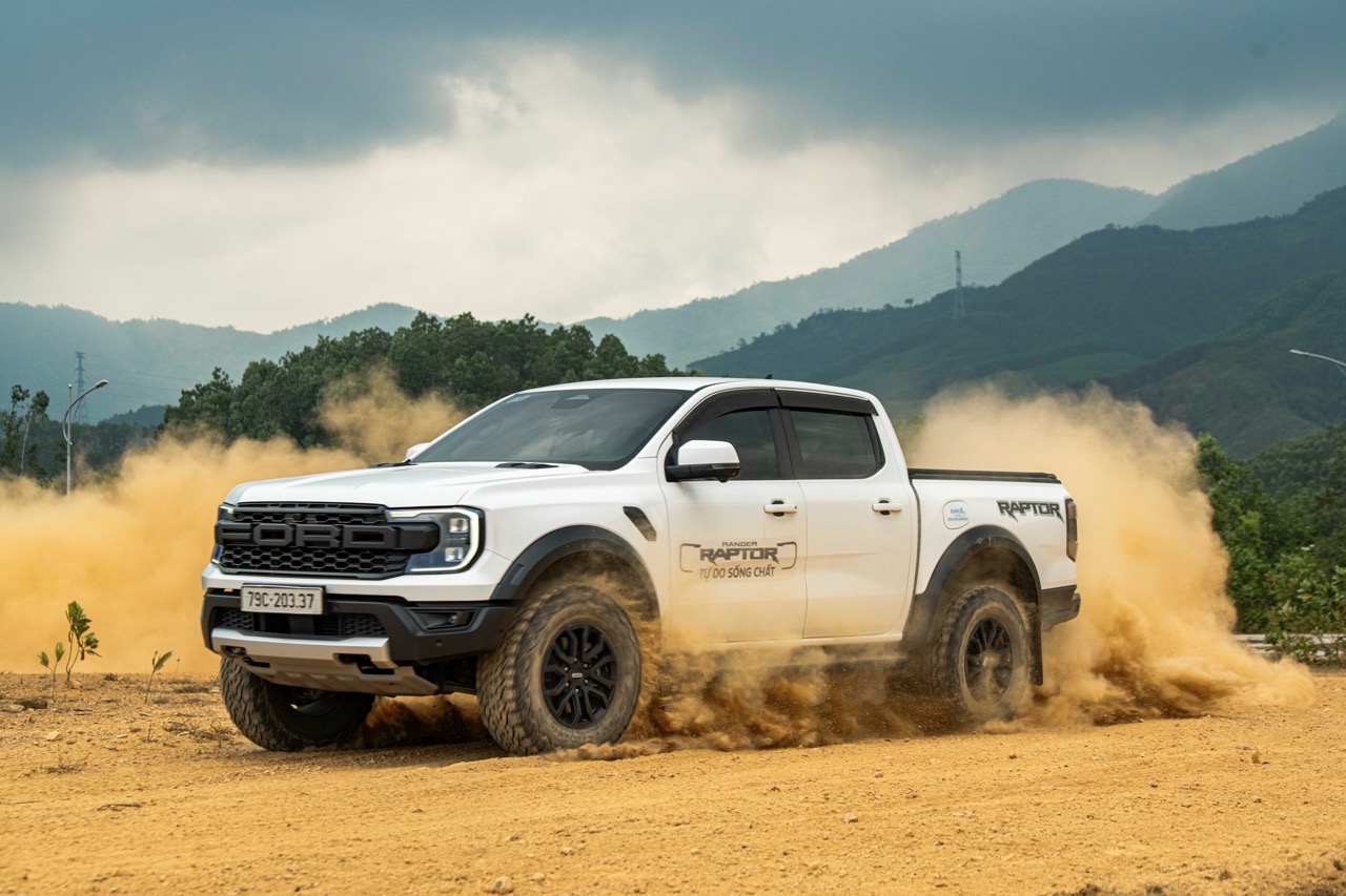 Ford Raptor 2025 36 Large.jpeg