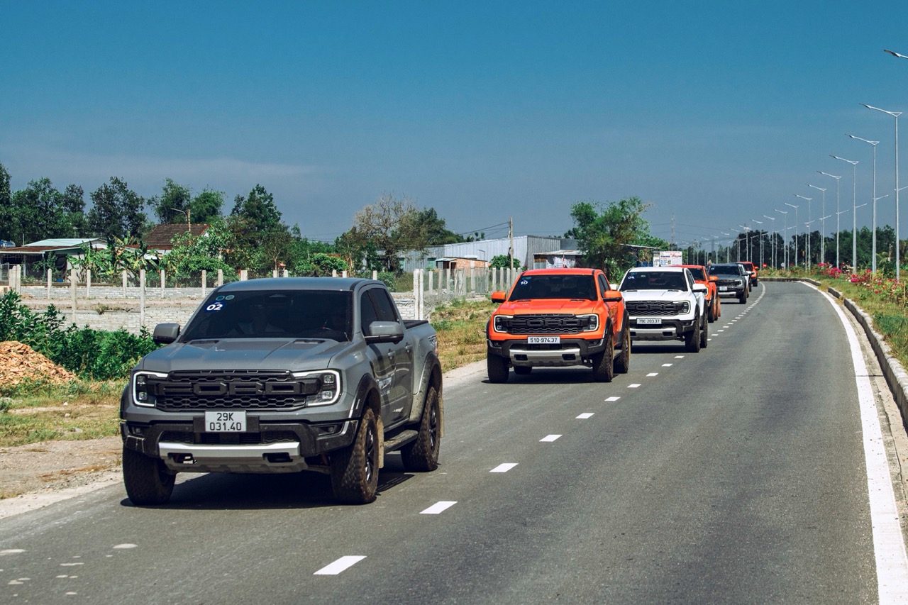 Ford Raptor Large.jpeg