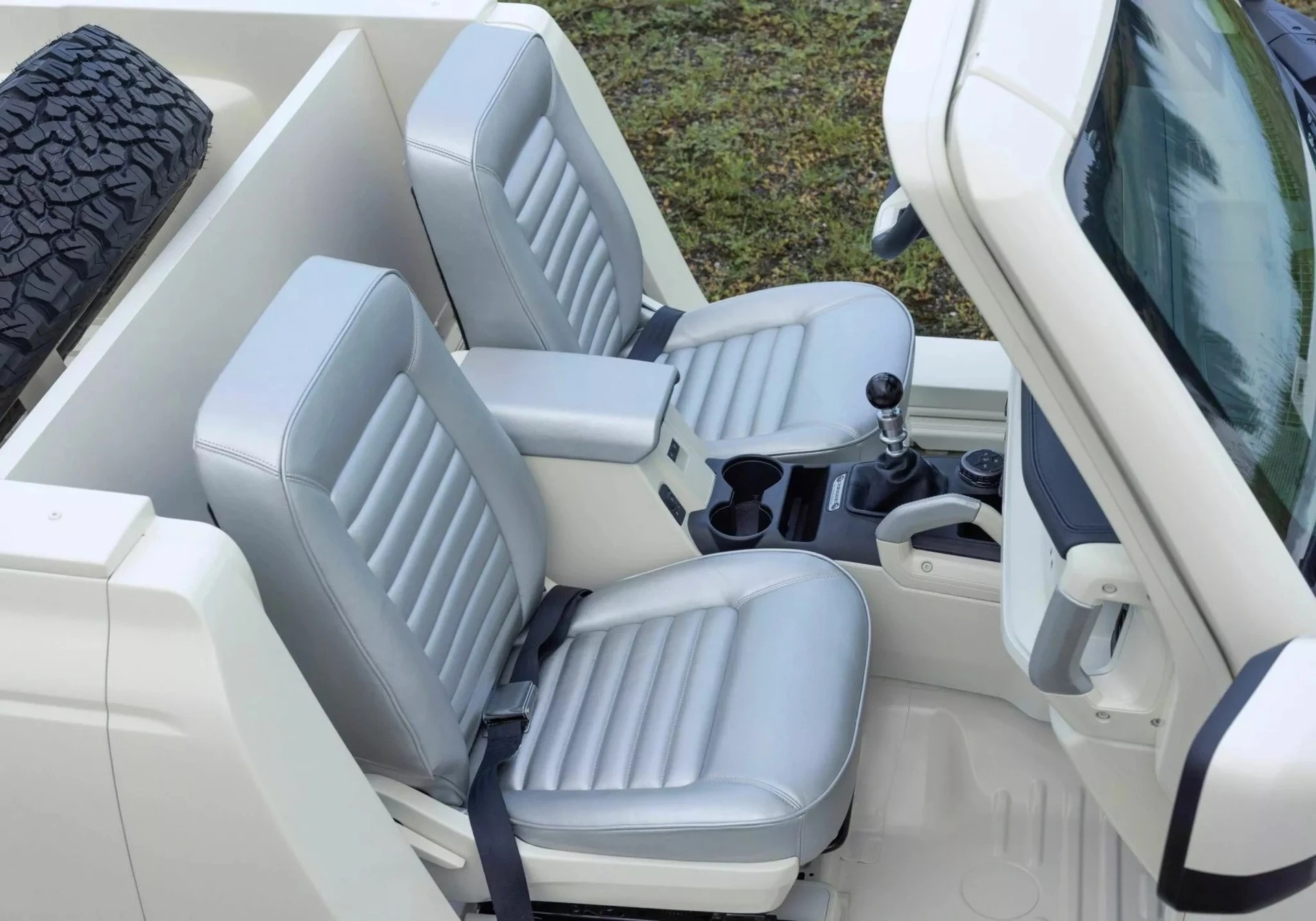 Ford_Bronco_Roadster_Concept_03.jpg