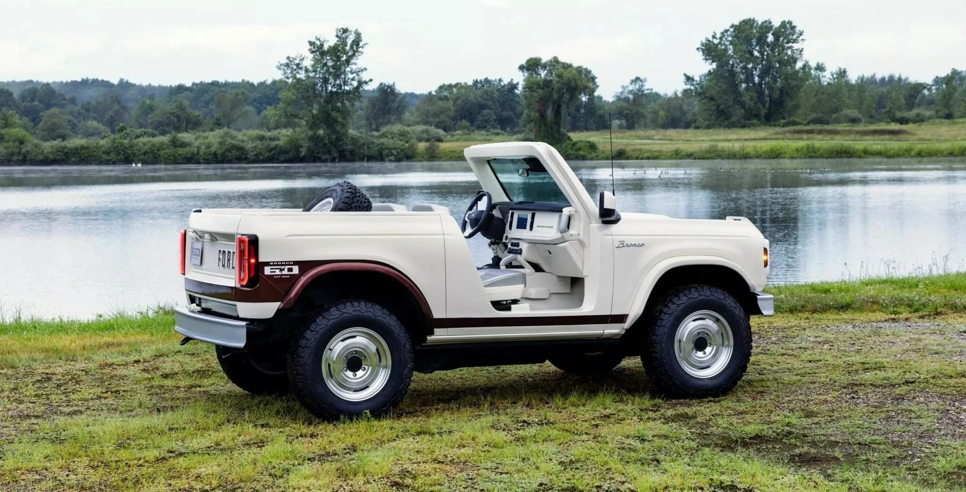 Ford_Bronco_Roadster_Concept_09.jpg